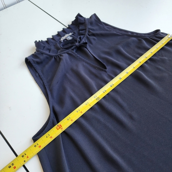 Express Women’s Sleeveless Black Stretch Top Blouse Keyhole Tie Size XS - Picture 10 of 12